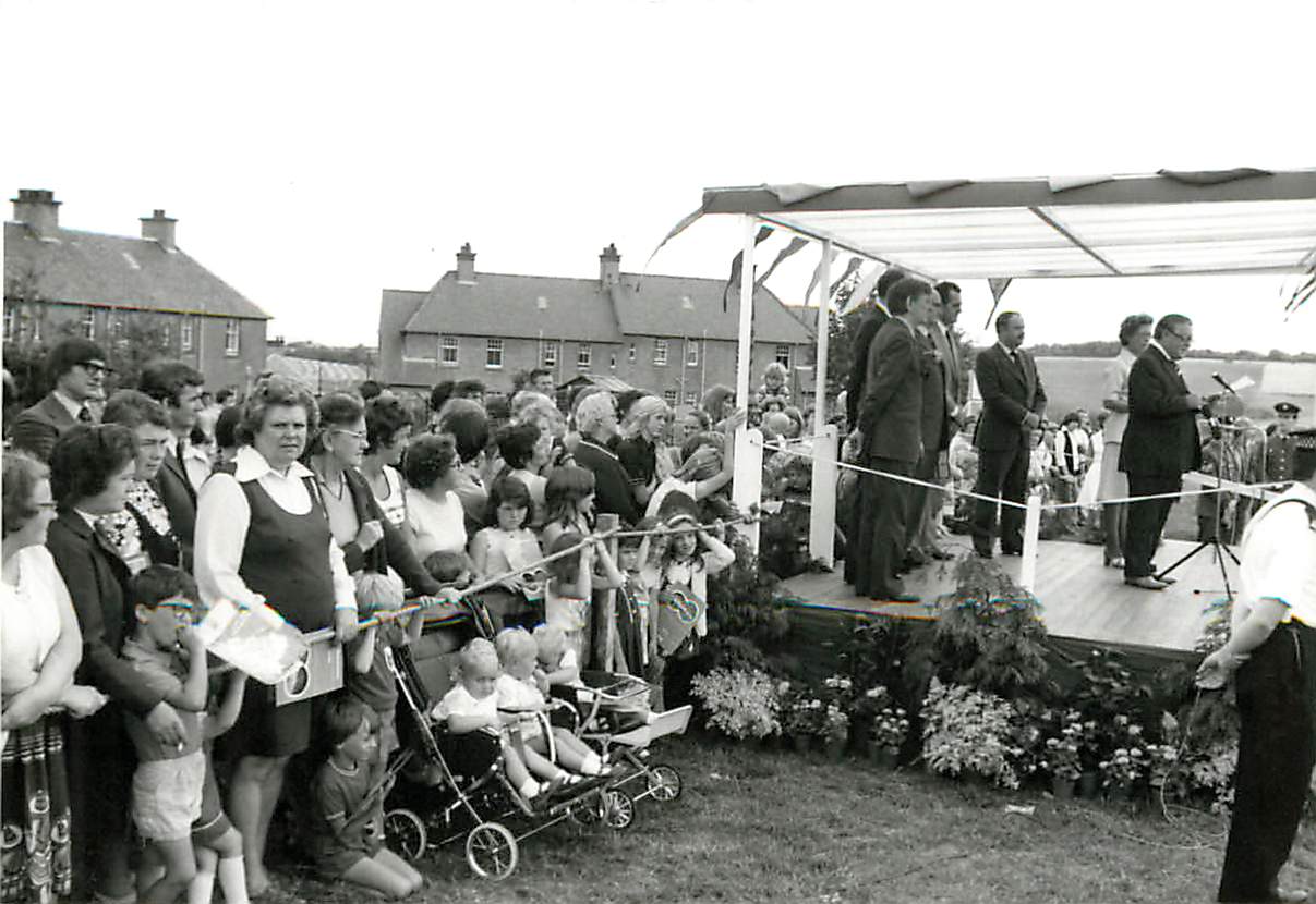 podium and crown